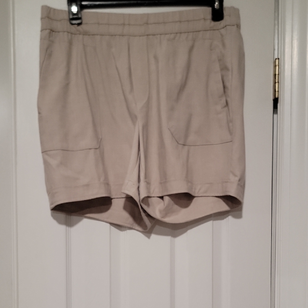 Wit & Wisdom Beige Pull-On Athletic Lounge Shorts